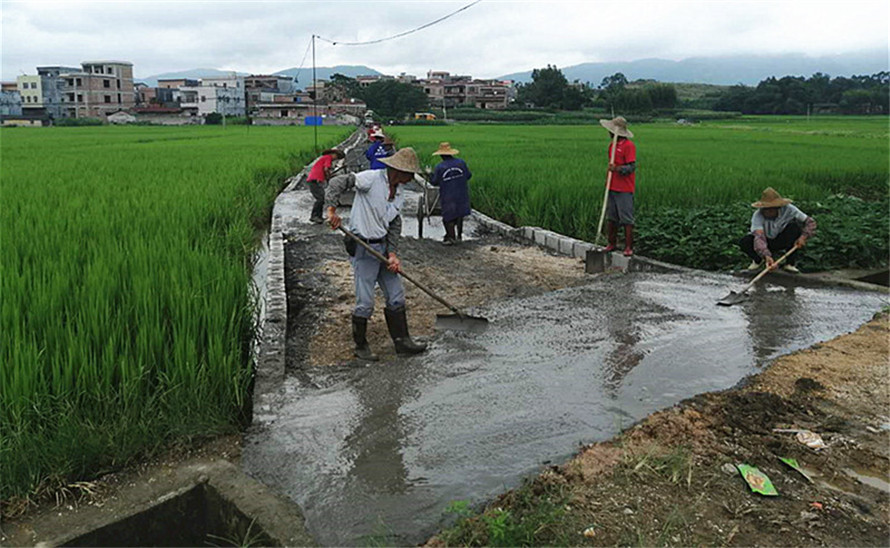 正在施工的道路.jpg