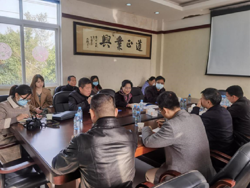02磨长英主席慰问都宁公司照片1.png